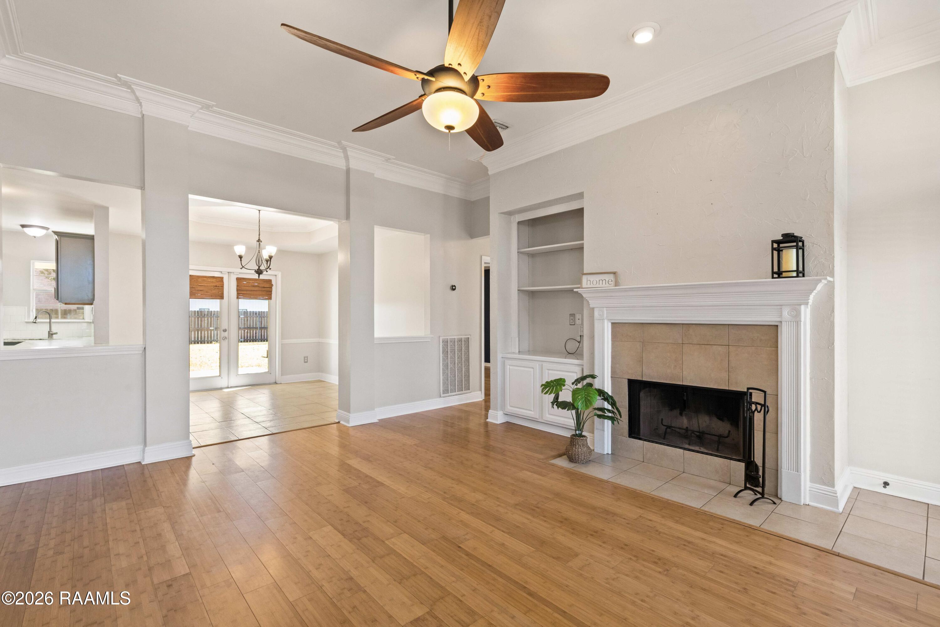 102 Pear Tree Circle Broussard, LA 70518 - Photo 6 of 28 LivingRoom1