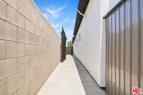 $1,120,000 | 10341 Arminta Street, Sun Valley, CA 91352