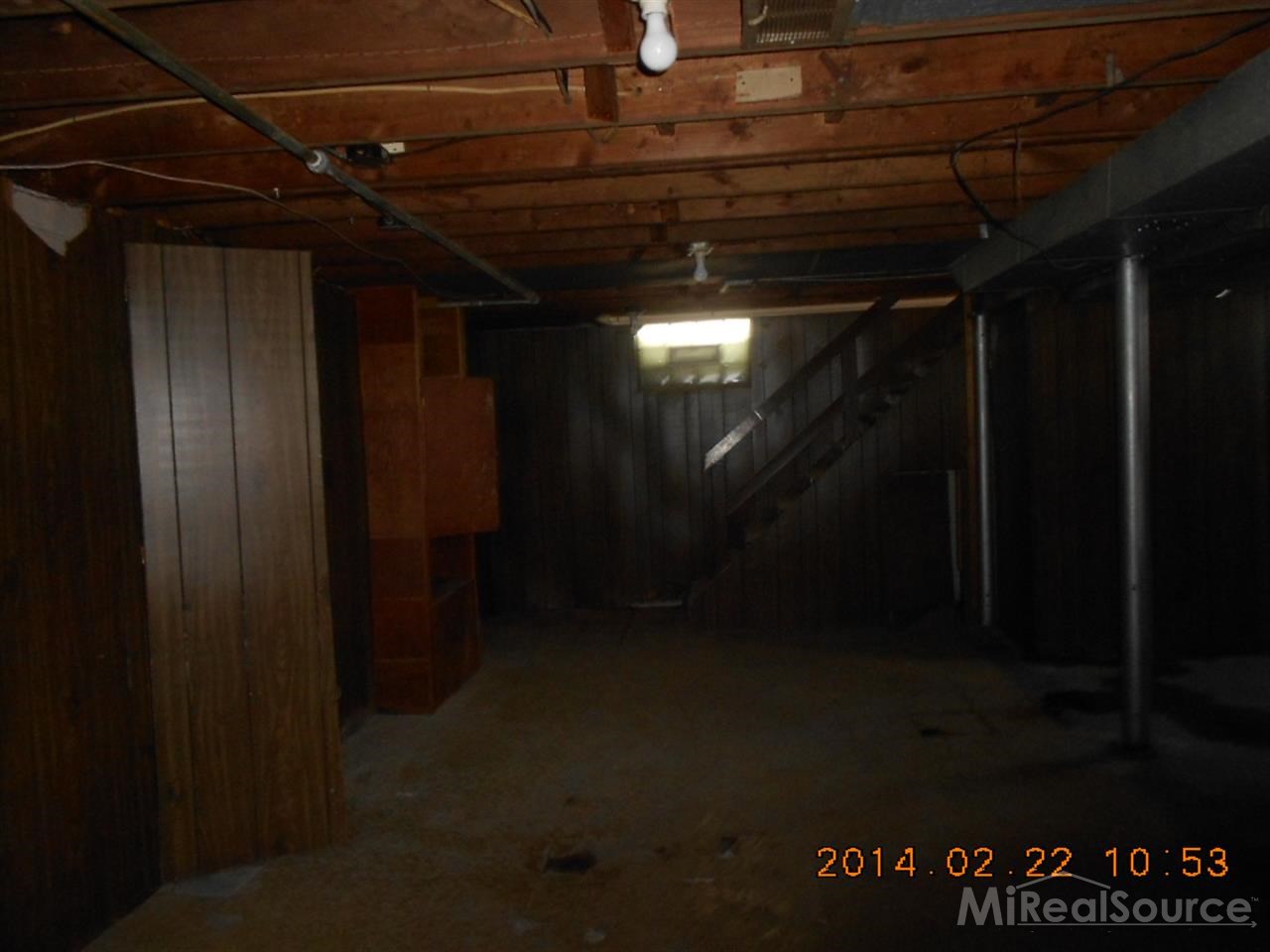 22175 David Eastpointe, MI 48021 - Photo 16 of 17 31183079-15.JPG