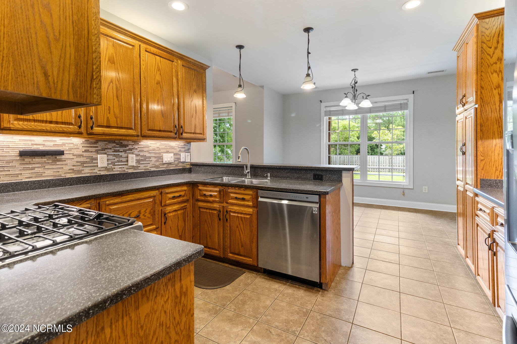 182 Old Folkstone Road Holly Ridge, NC 28445 - Photo 13 of 34 23-web-or-mls-IMG_5819