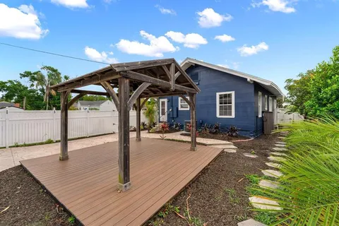 a house view with a outdoor space
