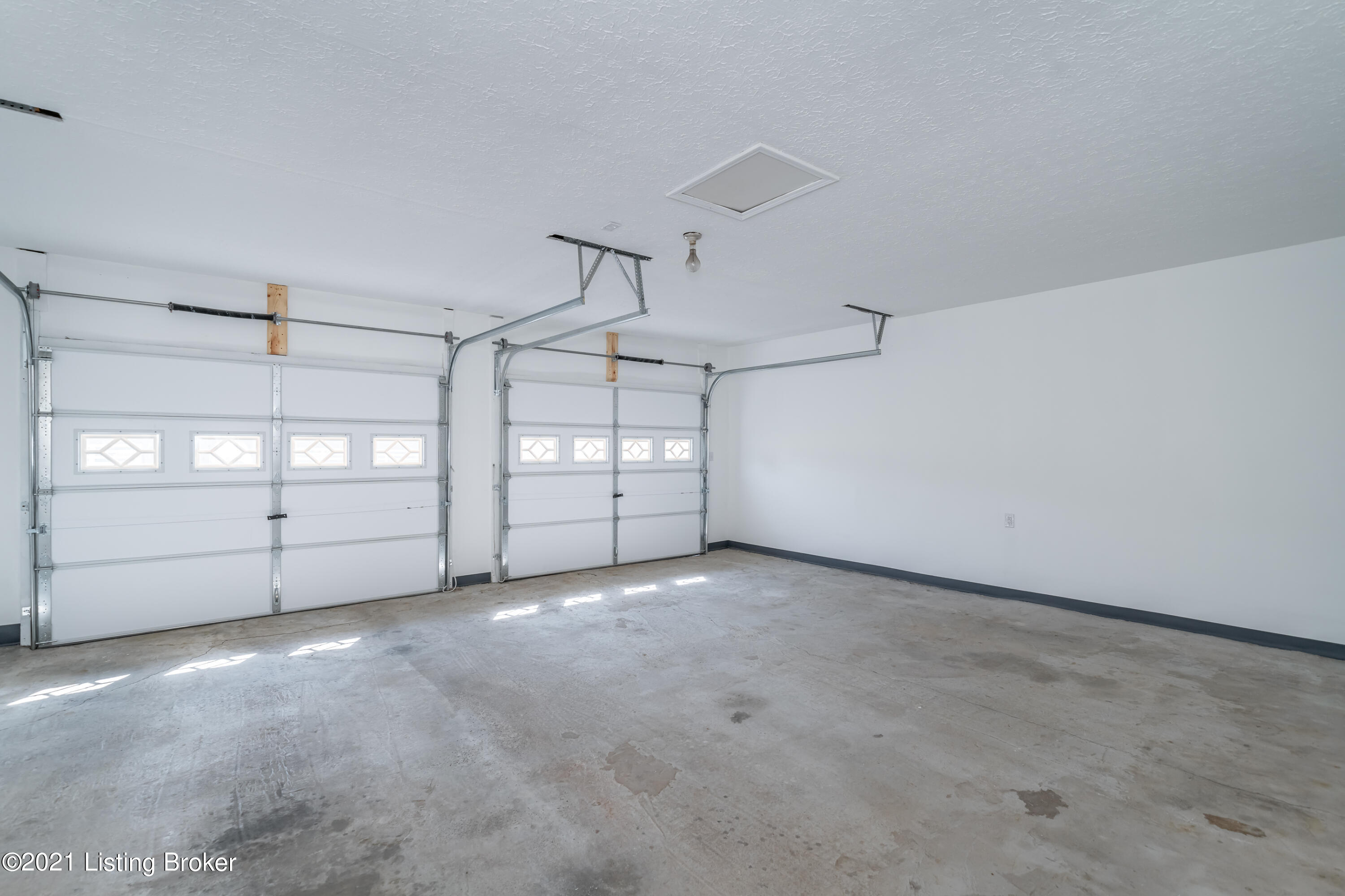 4670 Hopewell Road Louisville, KY 40299 - Photo 27 of 33 4670 Hopewell Rd L-29