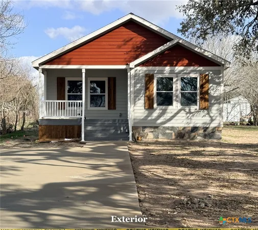$299,900 | 203 Villa Street, Cuero, TX 77954