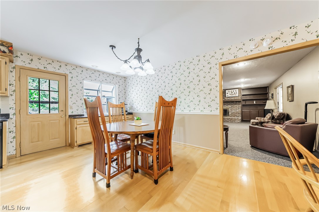 2623 Butterwing Road Cleveland, OH 44124 - Photo 15 of 50 Eat-in Kitchen