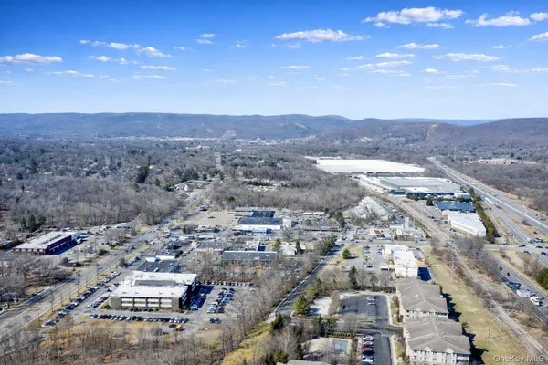 $555,000 | 22 North De Baun Avenue, Unit 305, Suffern, NY 10901