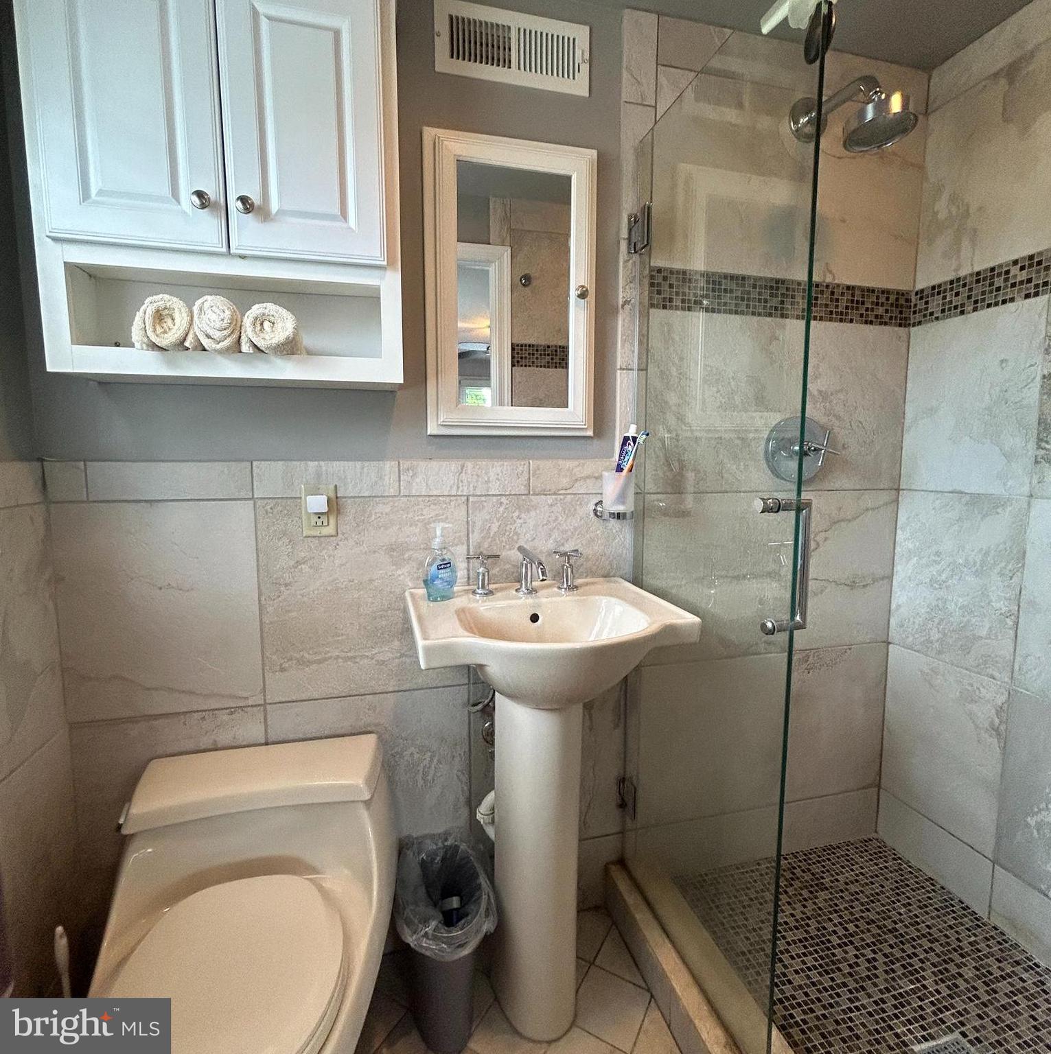316 Mill Road Oreland, PA 19075 - Photo 14 of 36 Main bath
