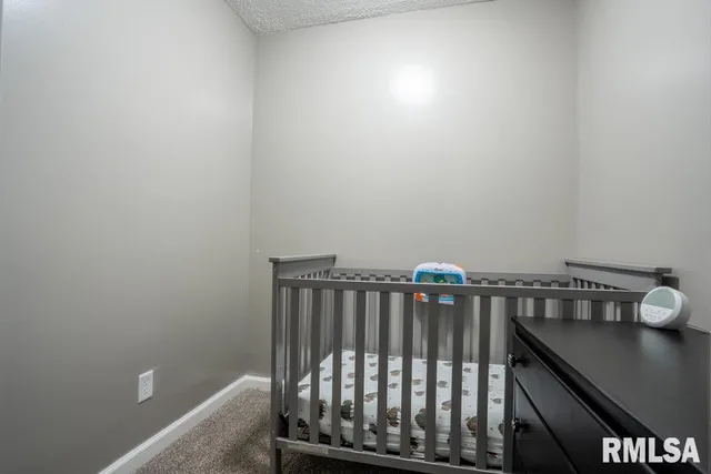 $199,999 | 910 Fairlane Drive, Marion, IL 62959