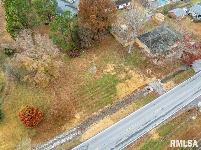 $199,999 | 910 Fairlane Drive, Marion, IL 62959