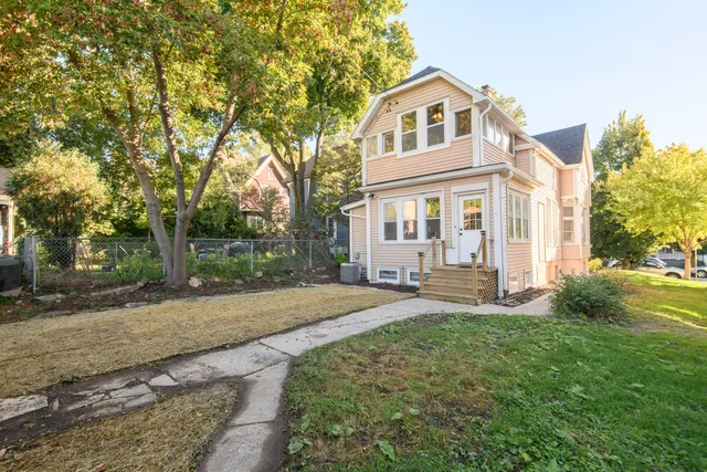 $429,900 | 2911 North Newhall Street, Milwaukee, WI 53211