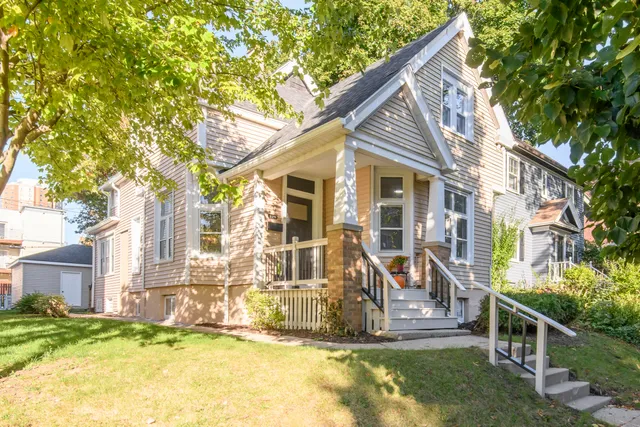 $429,900 | 2911 North Newhall Street, Milwaukee, WI 53211