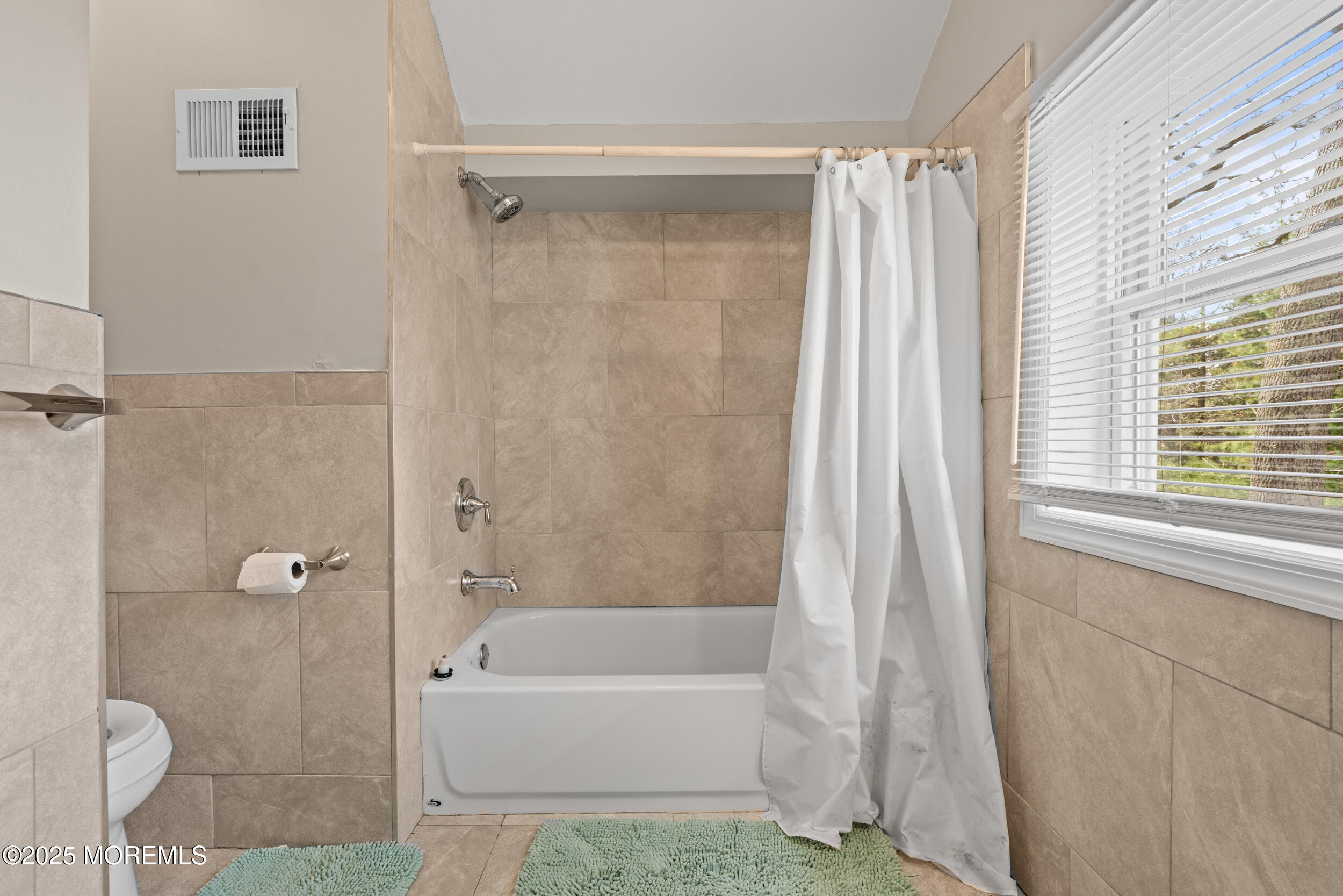 174 Whalepond Road Oakhurst, NJ 07755 - Photo 20 of 27 060