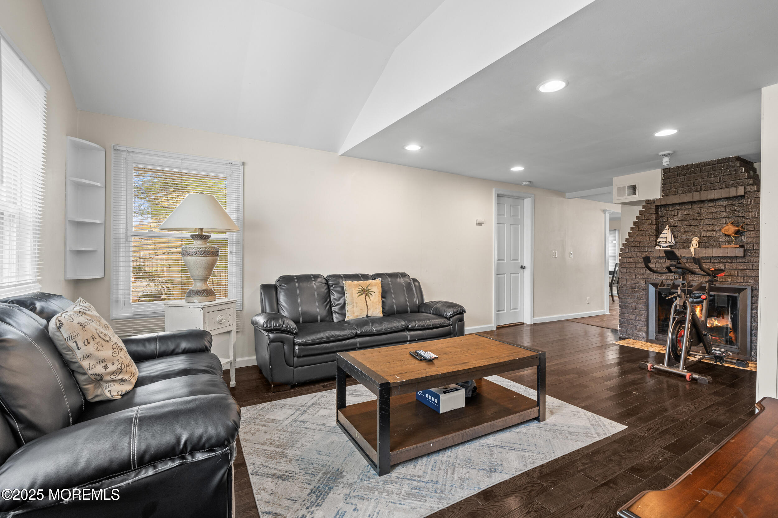 174 Whalepond Road Oakhurst, NJ 07755 - Photo 3 of 27 041