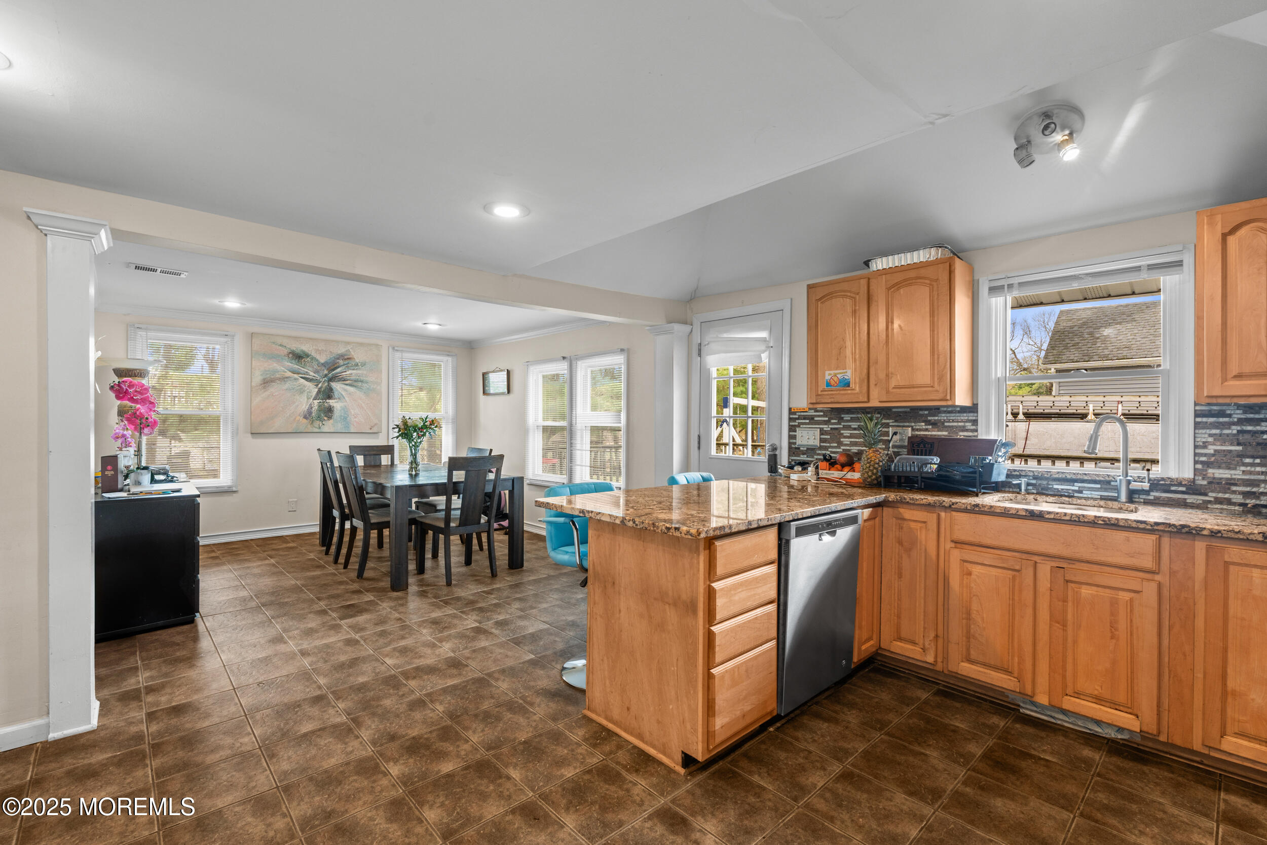 174 Whalepond Road Oakhurst, NJ 07755 - Photo 8 of 27 048