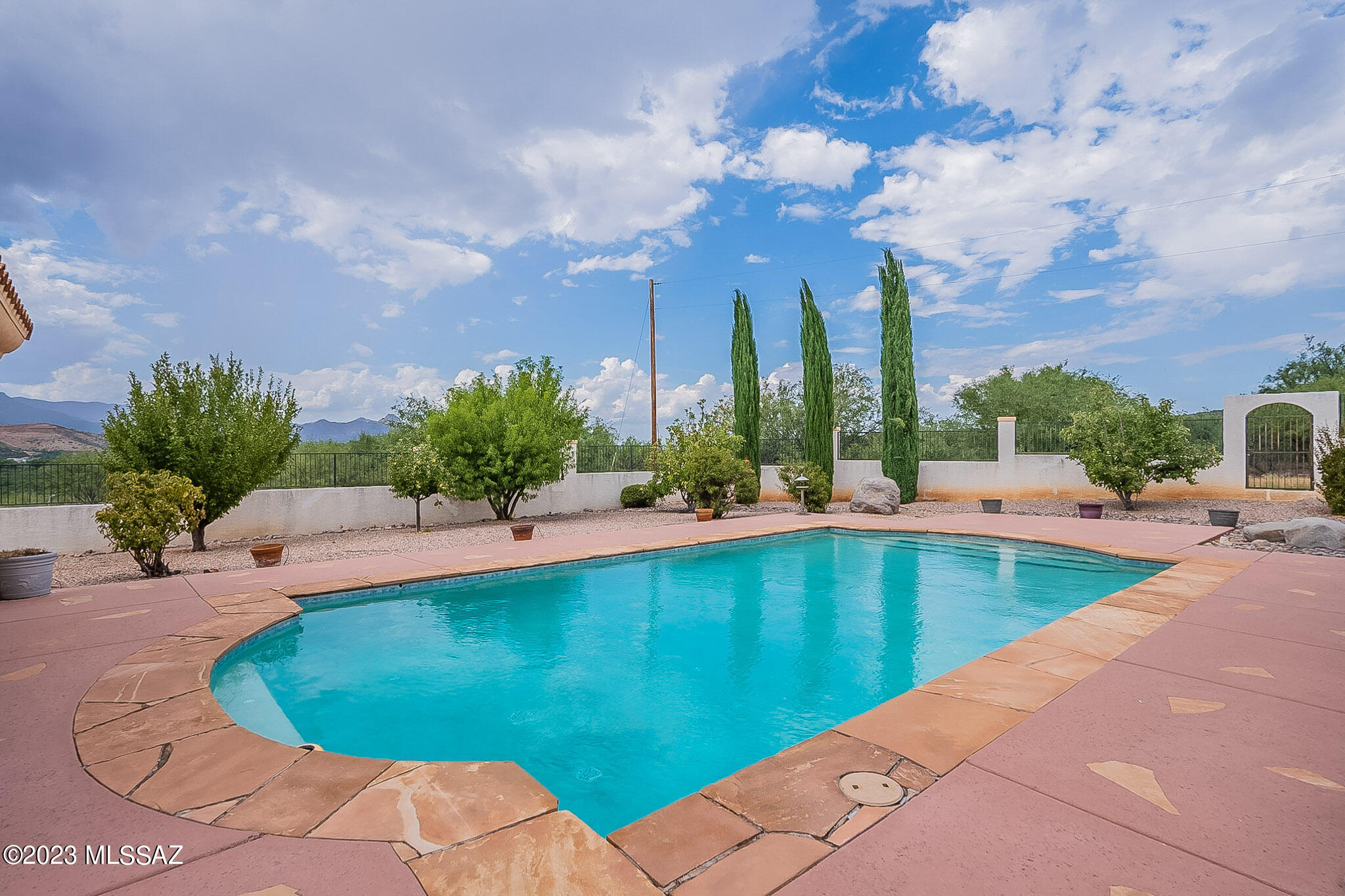 196 Círculo Silva Rio Rico, AZ 85648 - Photo 2 of 33