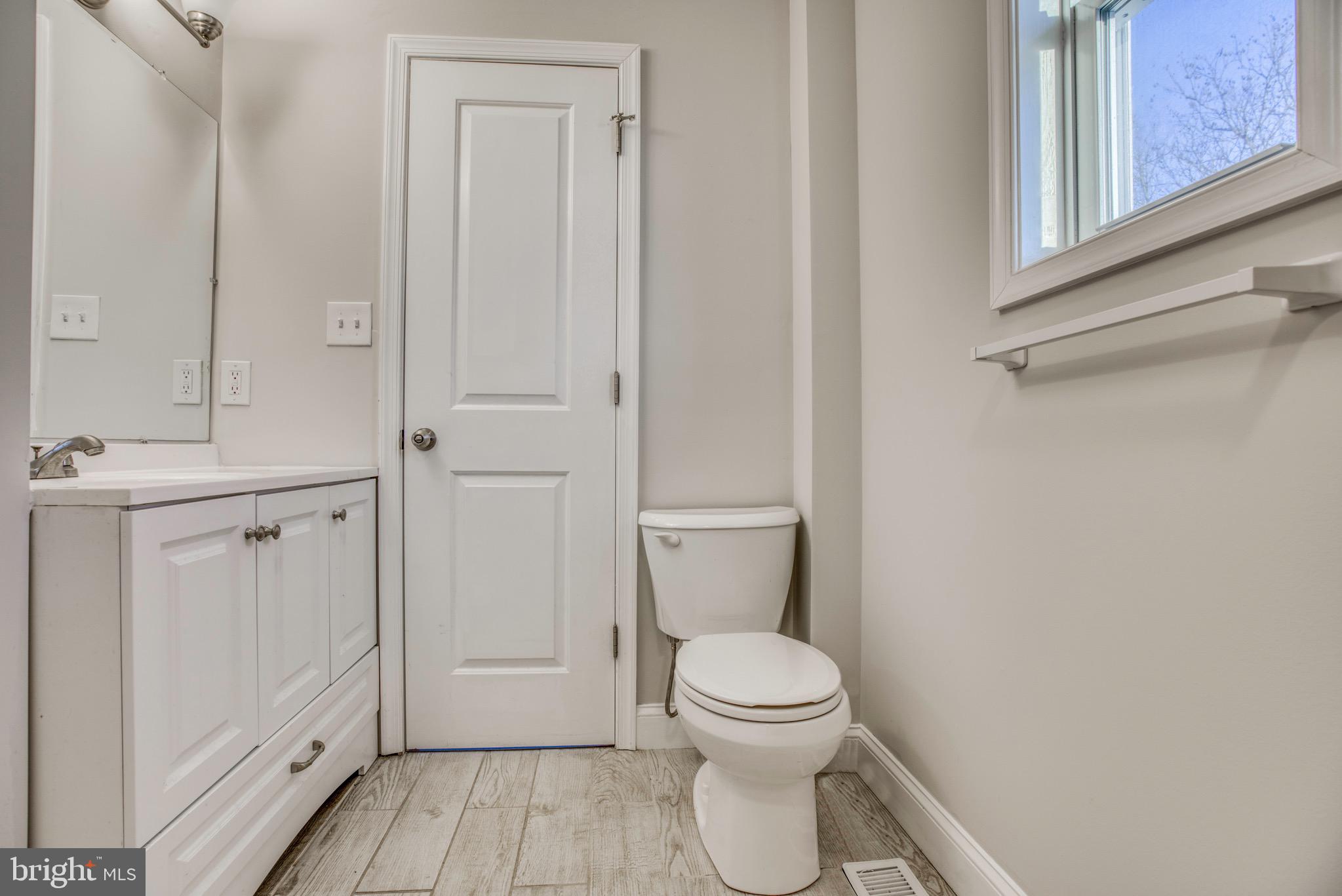 3729 Falls Road Baltimore, MD 21211 - Photo 22 of 33 Bathroom