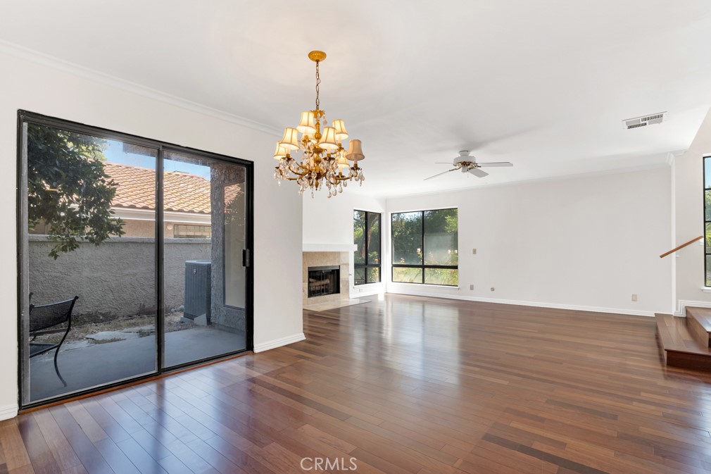 905 Thistlegate Road Oak Park, CA 91377 - Photo 10 of 34
