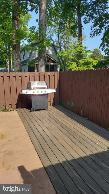 1810 Glenarm Road Edgewater, MD 21037 - Photo 7 of 45 private patio with lower unit