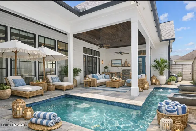 $825,000 | 304 Bella Vista Parkway, Youngsville, LA 70592