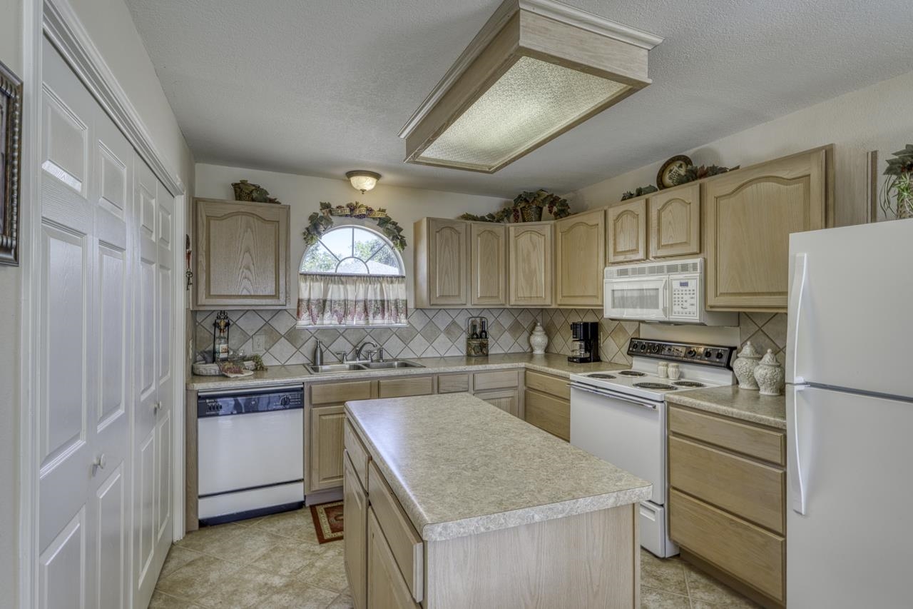 1813 Spring Street Tow, TX 78672 - Photo 12 of 28 Gallery Image 12