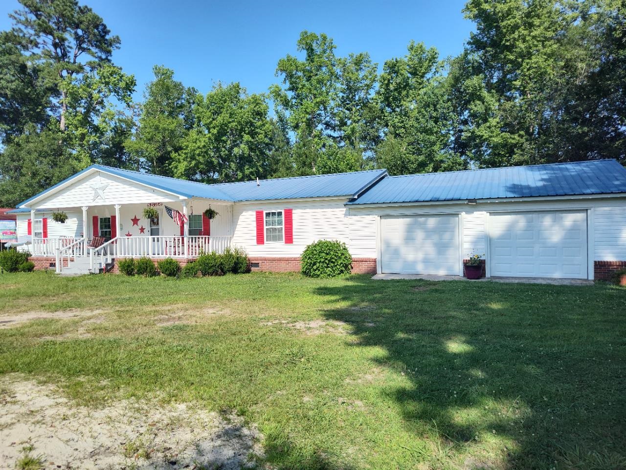 191 Island Road Georgetown, SC 29440 - Photo 1 of 18 Gallery Image 1