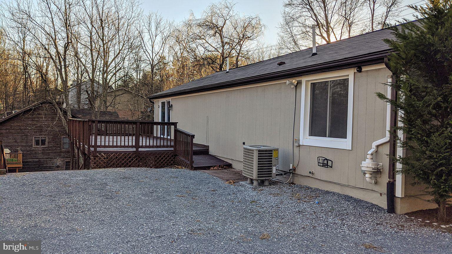 163 Holiday Road Cross Junction, VA 22625 - Photo 28 of 29