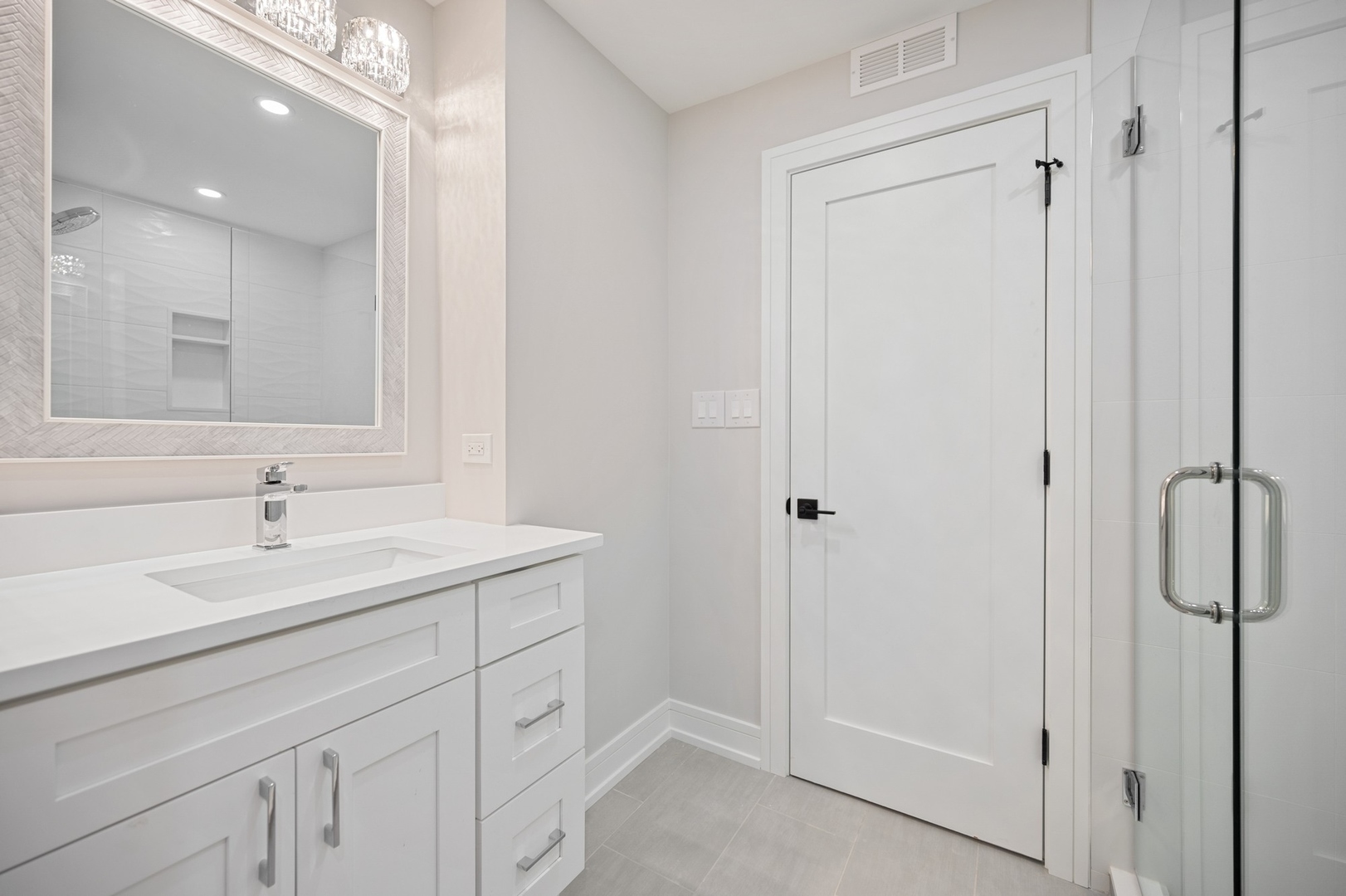 3851 Mission Hills Road, Unit 409 Northbrook, IL 60062 - Photo 15 of 19 a bathroom with a sink and a mirror