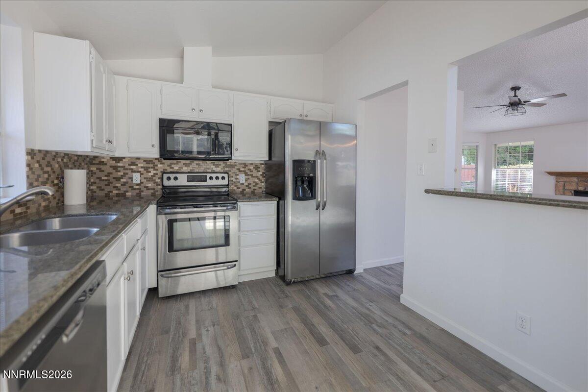6333 Walnut Creek Road Reno, NV 89523 - Photo 10 of 29 19-Kitchen 6