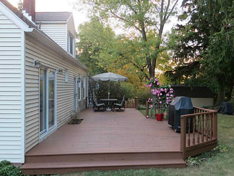 350 Sunset Road Pittsburgh, PA 15237 - Photo 2 of 25 Patio/Deck.