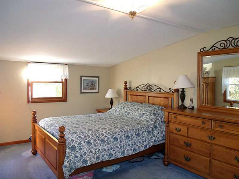 350 Sunset Road Pittsburgh, PA 15237 - Photo 14 of 25 Master Bedroom.