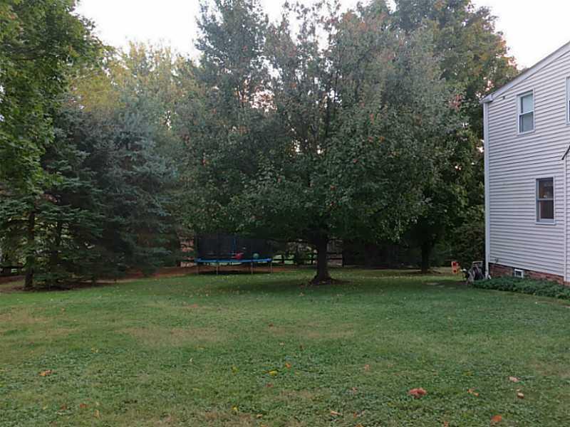350 Sunset Road Pittsburgh, PA 15237 - Photo 3 of 25 Yard/Garden.