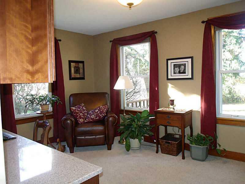 350 Sunset Road Pittsburgh, PA 15237 - Photo 6 of 25 Living Room.
