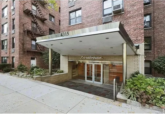 $235,000 | 4315 Webster Avenue, Unit 5E | Woodlawn Heights