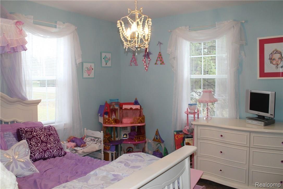 4336 Belsay Road Burton, MI 48519 - Photo 10 of 14 IMG_9847.JPG