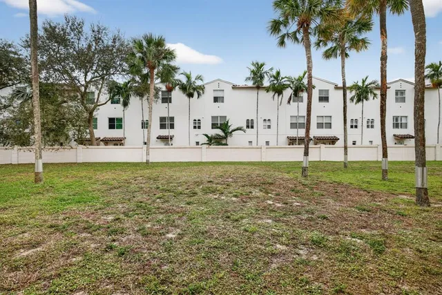 $319,000 | 1967 South Ocean Boulevard, Unit 103, Pompano Beach, FL 33062