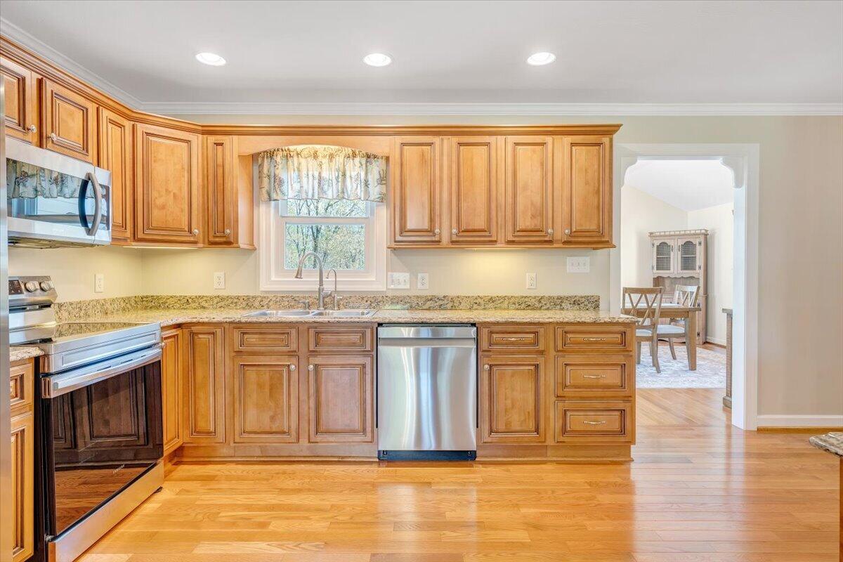 462 Gilford Road Wirtz, VA 24184 - Photo 11 of 53 Kitchen