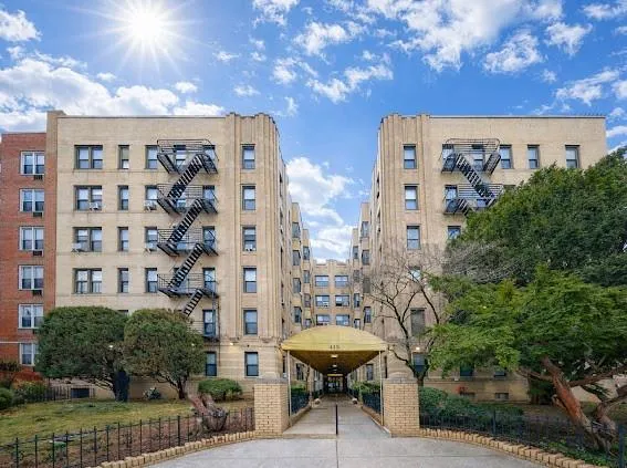 $269,000 | 415 Ocean Parkway, Unit 3H | Kensington