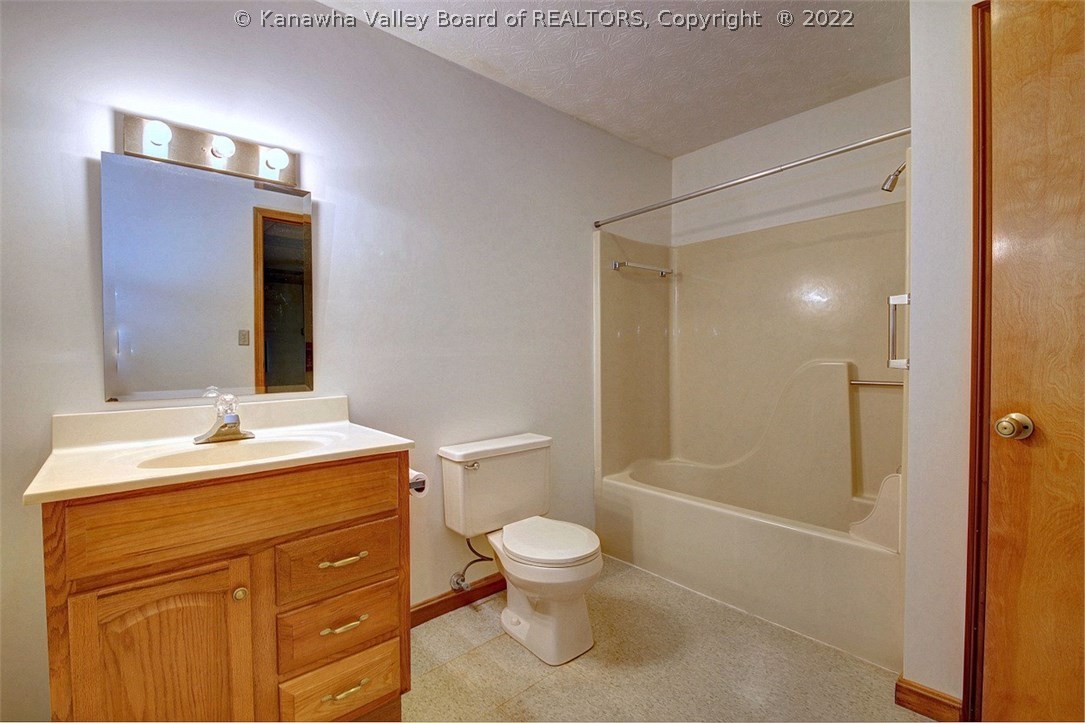 1724 Scott Depot Road Scott Depot, WV 25560 - Photo 32 of 44 Gallery Image 32