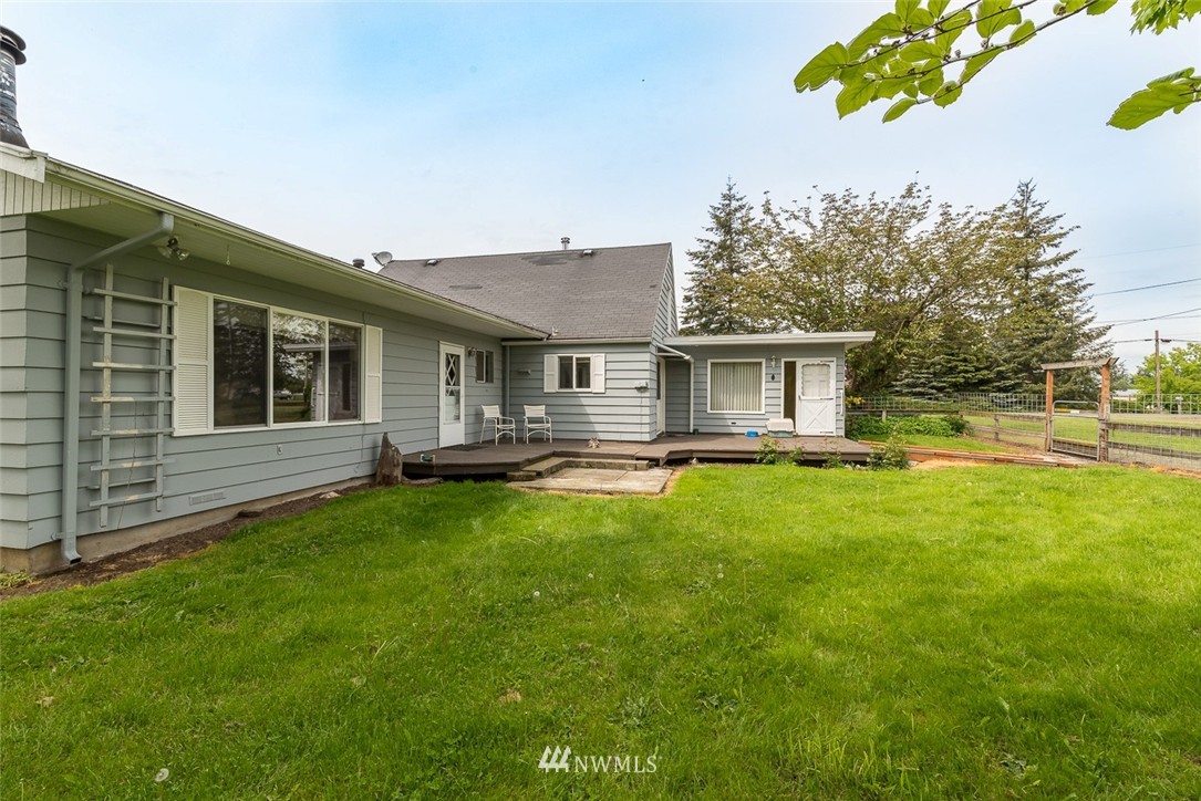 1313 Central Road Everson, WA 98247 - Photo 3 of 25