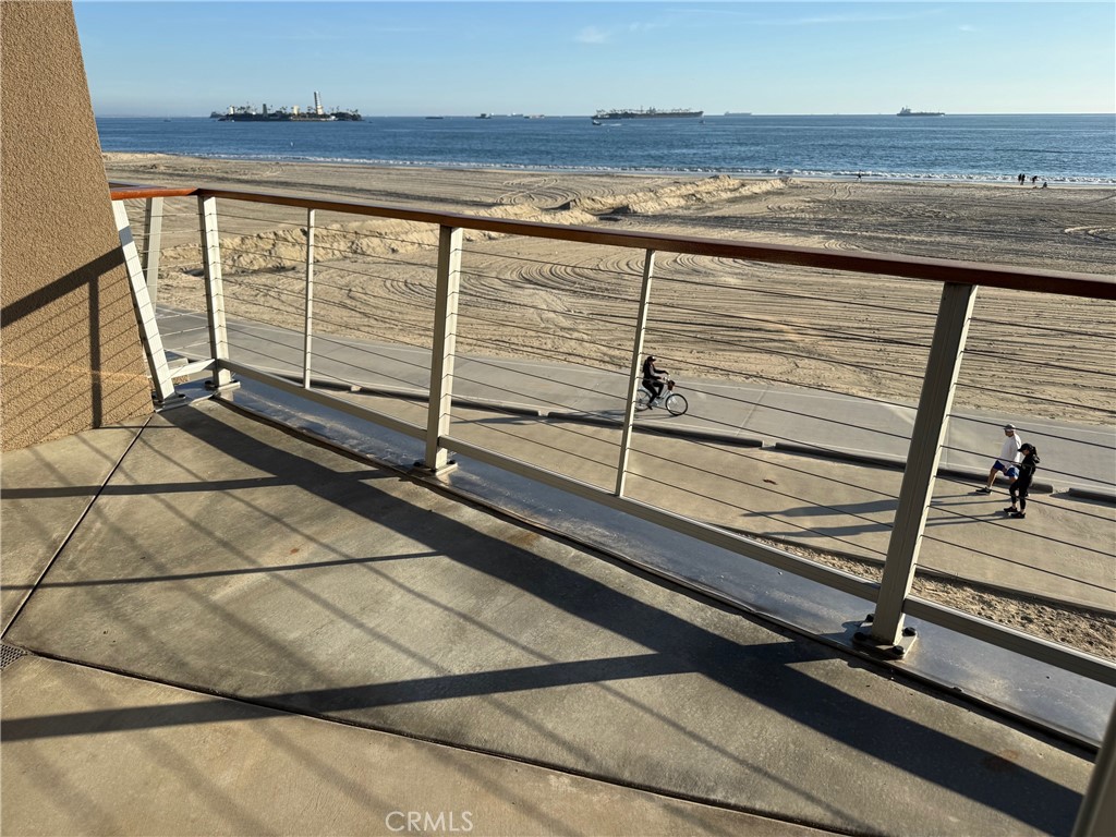 1400 East Ocean Boulevard, Unit 1203 Long Beach, CA 90802 - Photo 2 of 34 a view of a living room
