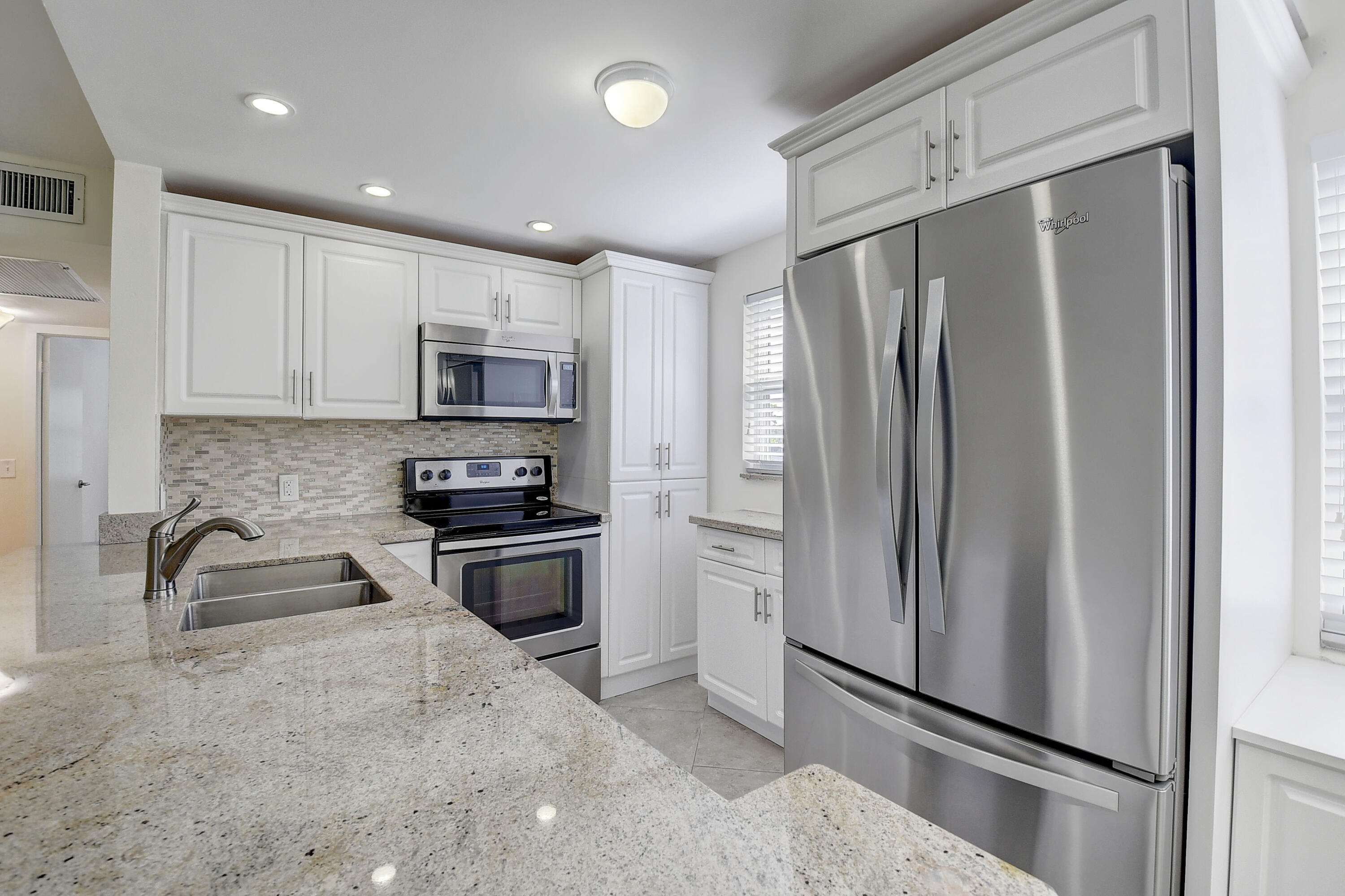 257 Dorset G Boca Raton, FL 33434 - Photo 13 of 59 13_dsc_8579_80_81_82_83