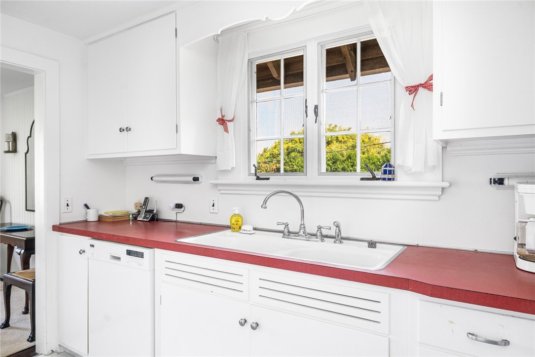 6 Chapel Lane Westerly, RI 02891 - Photo 33 of 46 Guest quarter kitchen