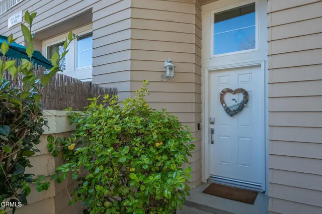 $649,900 | 909 Gilbert Lane, Ventura, CA 93003