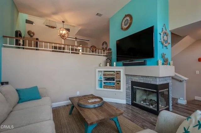 $649,900 | 909 Gilbert Lane, Ventura, CA 93003