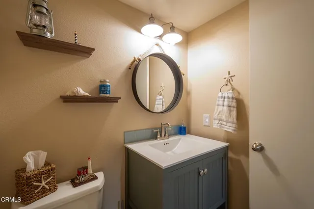 $649,900 | 909 Gilbert Lane, Ventura, CA 93003