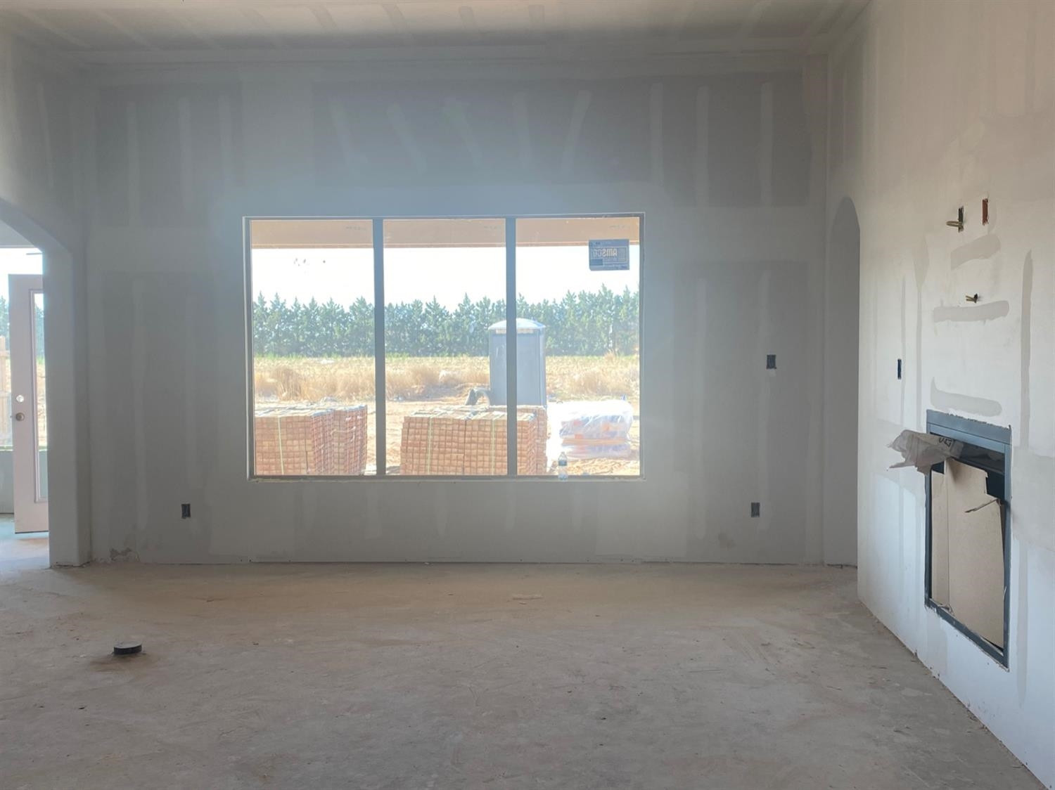 2709 138th Street Lubbock, TX 79423 - Photo 8 of 10 an empty room with a window