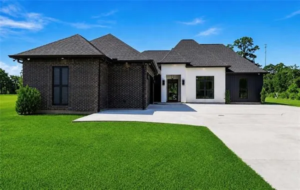$550,000 | 29638 Prokop Road, Albany, LA 70711