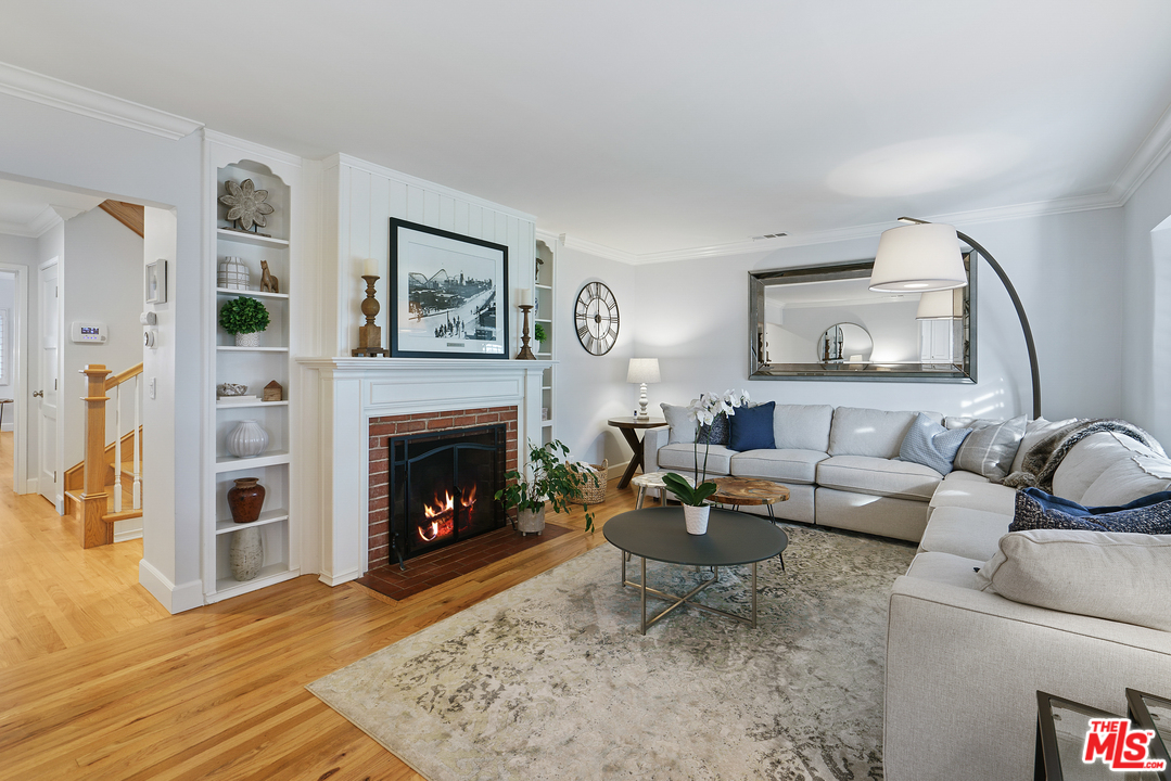 8006 Altavan Avenue Los Angeles, CA 90045 - Photo 2 of 40