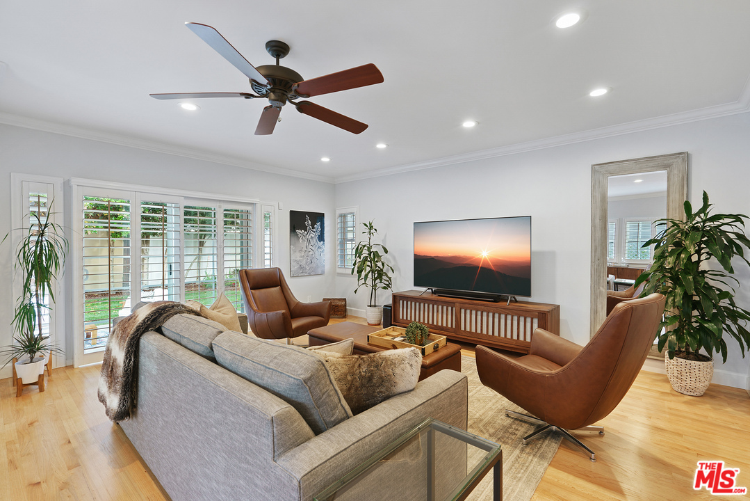 8006 Altavan Avenue Los Angeles, CA 90045 - Photo 12 of 40