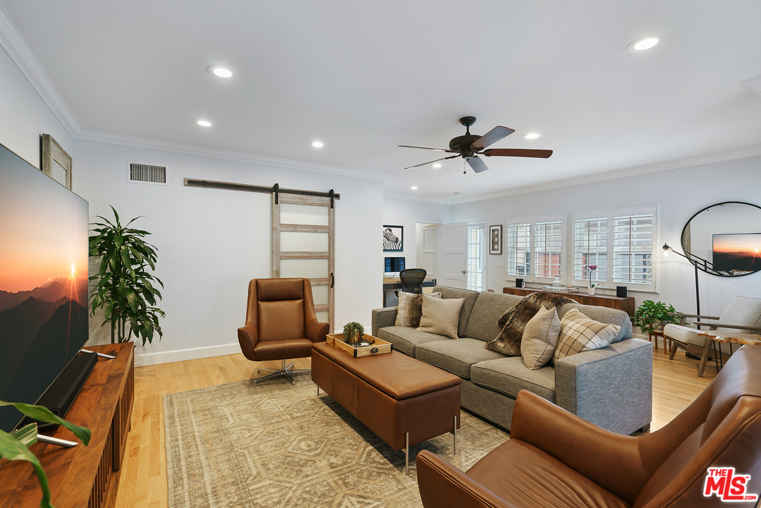 8006 Altavan Avenue Los Angeles, CA 90045 - Photo 13 of 40