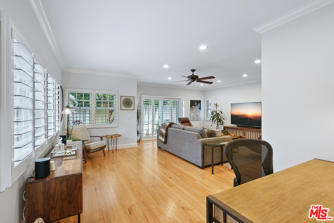 8006 Altavan Avenue Los Angeles, CA 90045 - Photo 16 of 40